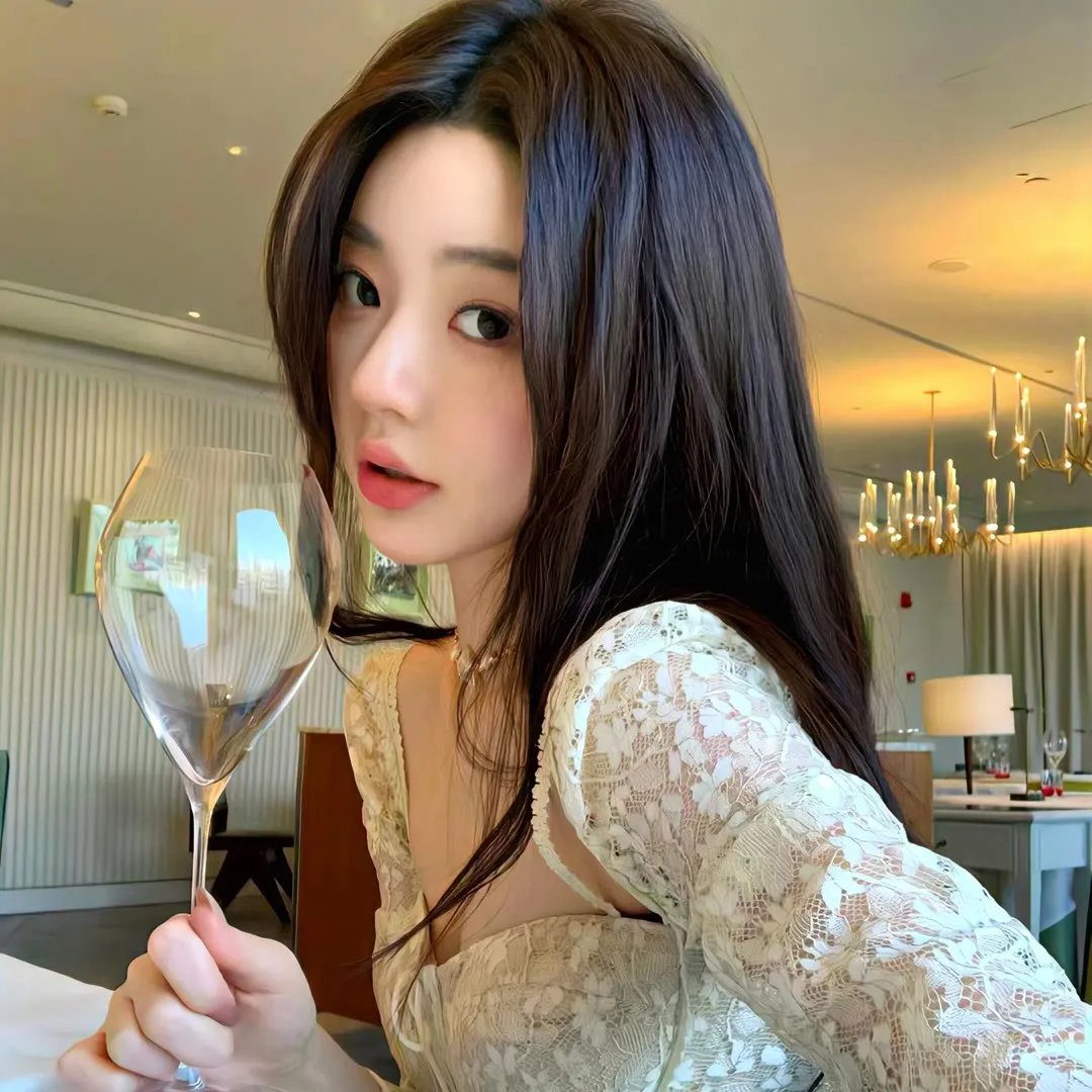 9顶假发的女孩